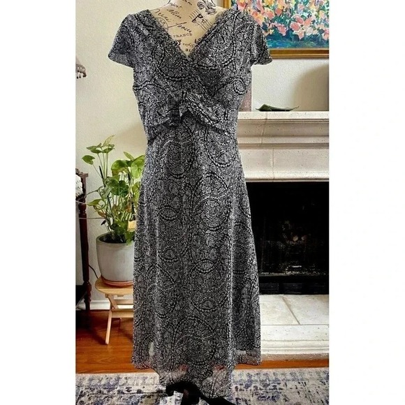 Ann Taylor Dresses & Skirts - Ann Taylor Paisley Maxi Dress Sheer Overlay Black White‎ Size 8